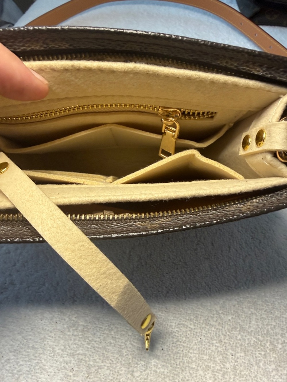 Louis Vuitton Monogram Poche Toilette 19 Cosmetics Pouch - Picture 15 of 16